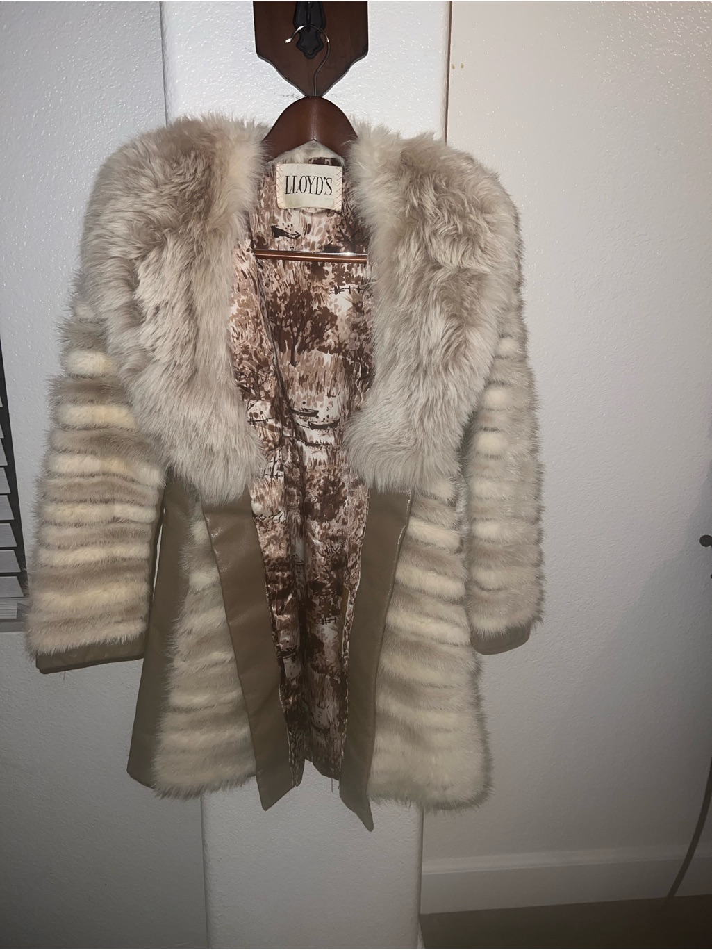 Lloyds Cream Minx Coat With Leather Lining